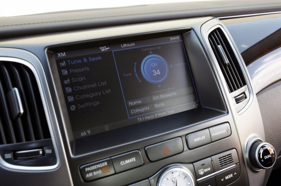  Hyundai Equus 2012 года  (фото 17 из 41)